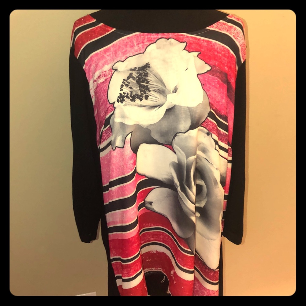 Style&CO. Beautiful floral tunic silky soft SZ1X